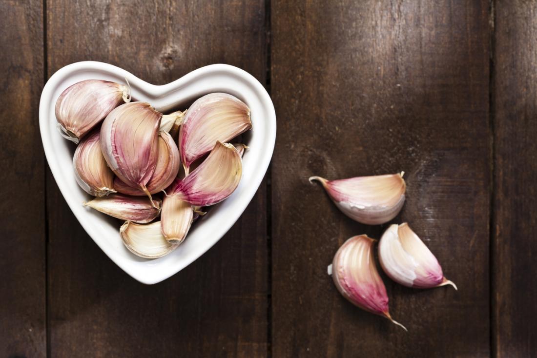 garlic helps lower cholesterol
