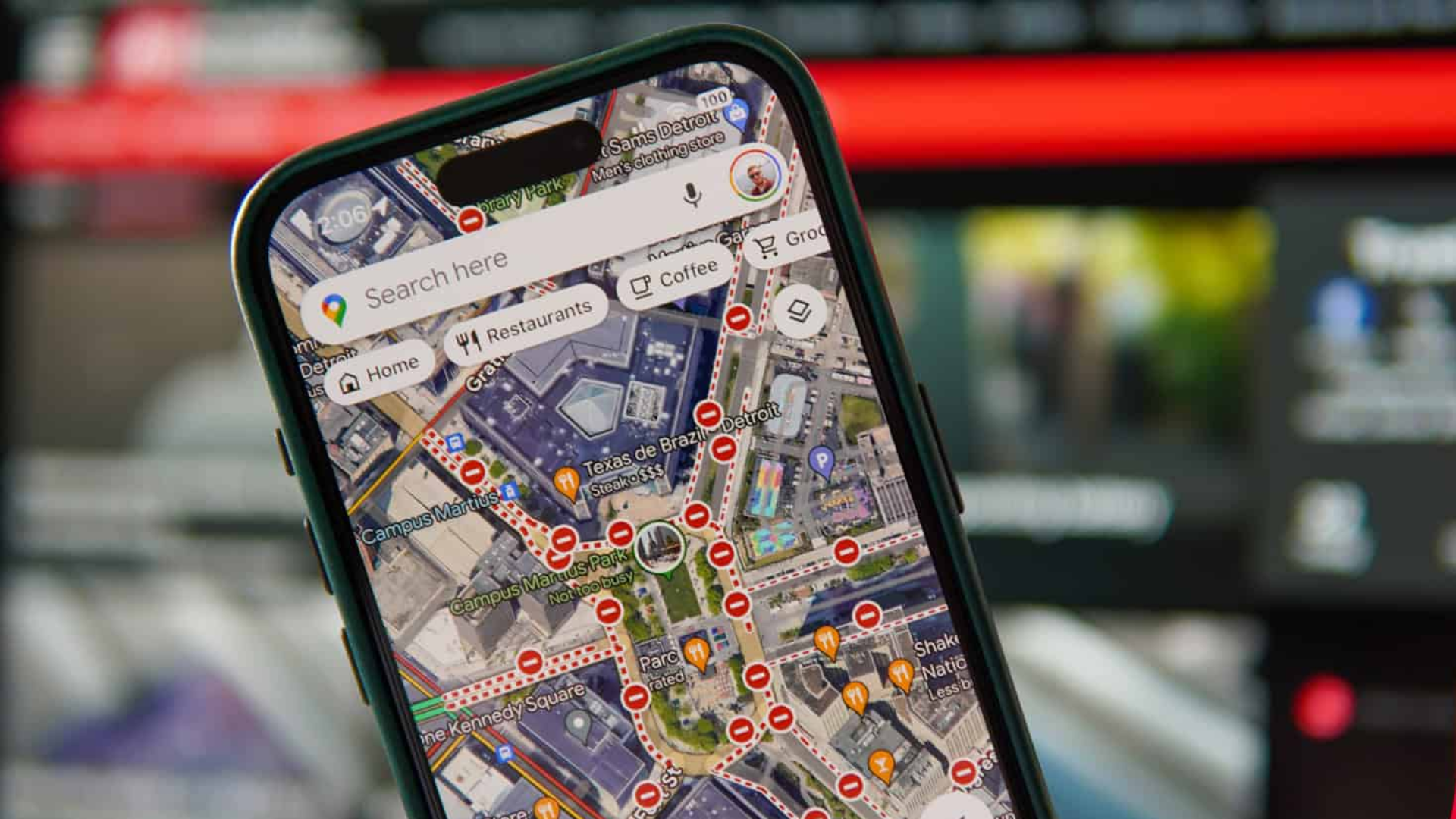 Google Maps Testing Real-Time Navigation with Live Activities for iPhone Users