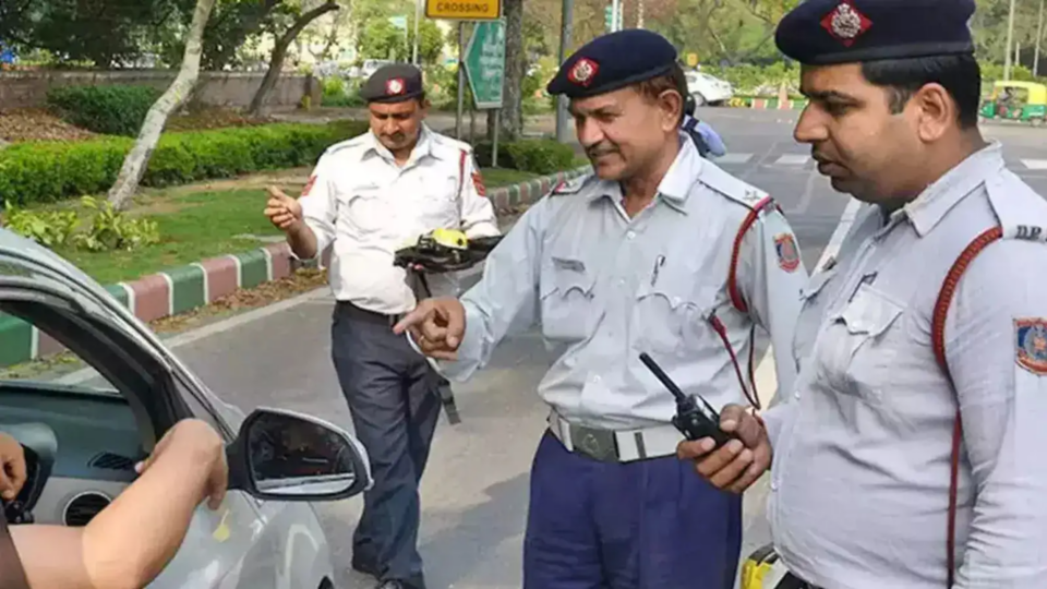 Delhi Vehicles Without Colour-Coded Fuel Stickers to Face Fines